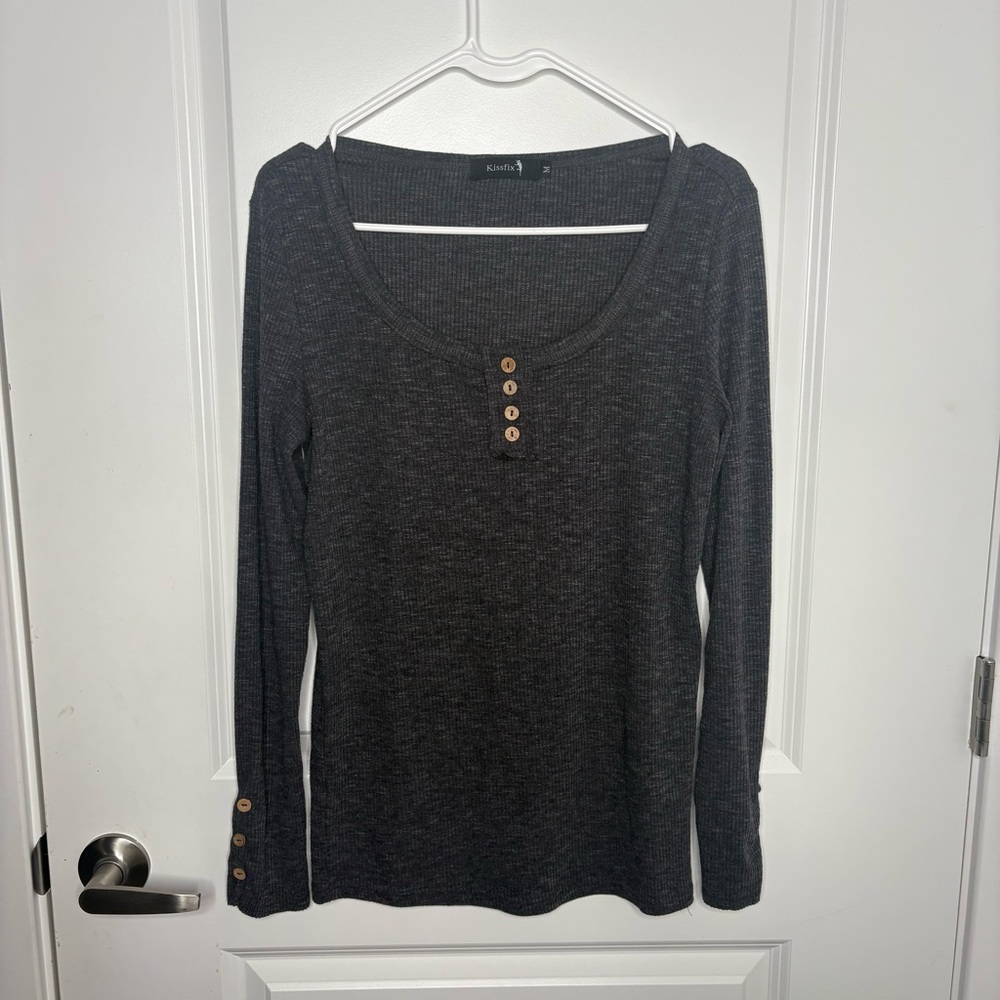Gray Fitted Button Down Shirt with Classic Style